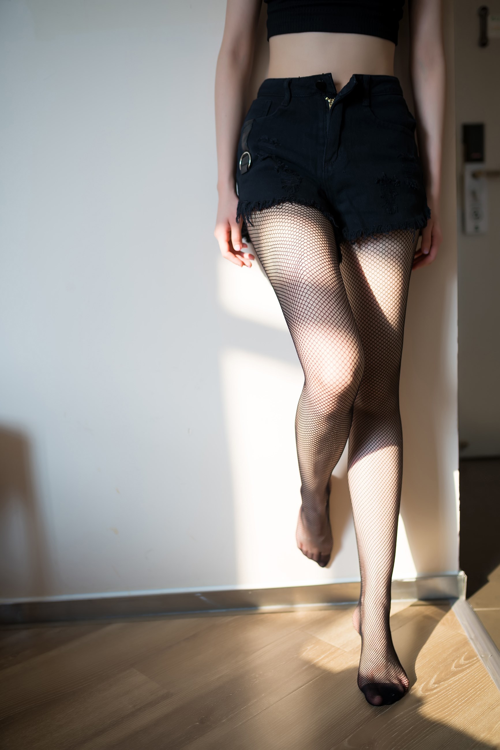 91大神在线解密，模特私拍影像全网疯传！