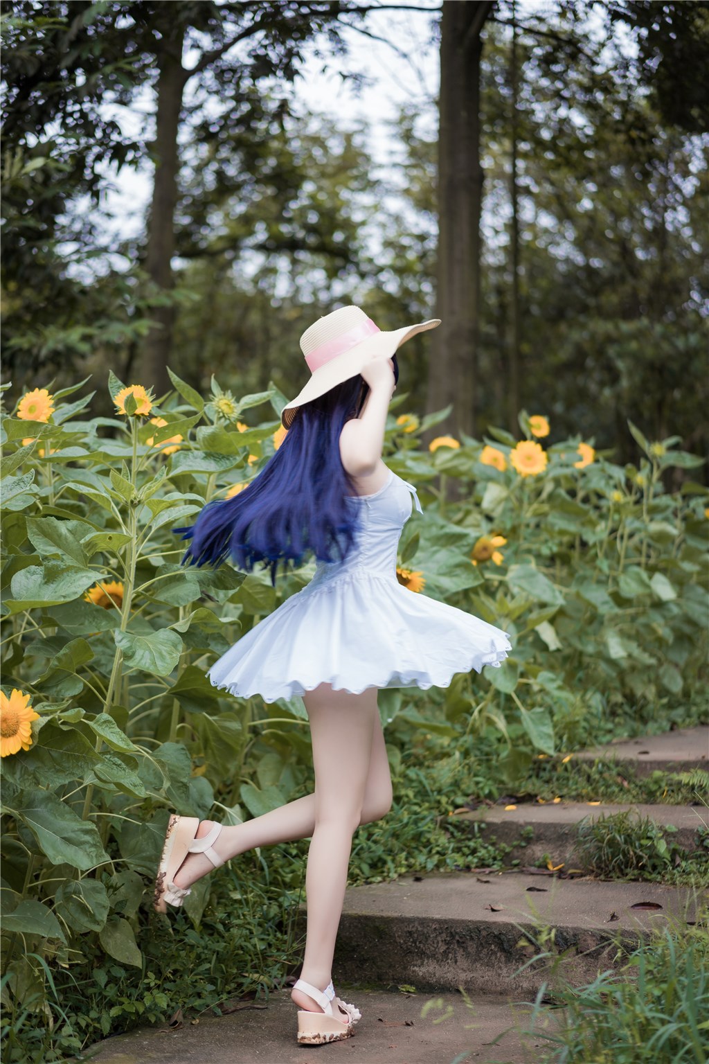 撕裂诱惑记:知名歌手与秘密情人夜会,黑料全程揭秘震撼娱乐界内幕